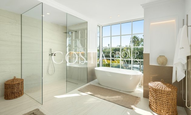 Nowy budynek - Willa -
Marbella