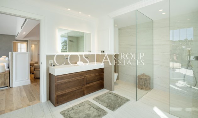 Nowy budynek - Willa -
Marbella