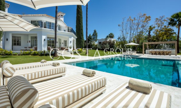 Nowy budynek - Willa -
Marbella