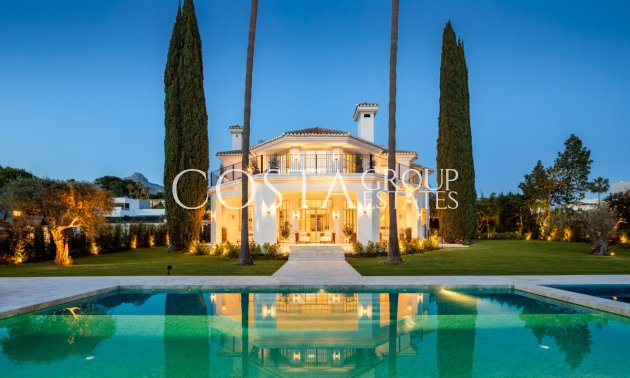 Nowy budynek - Willa -
Marbella