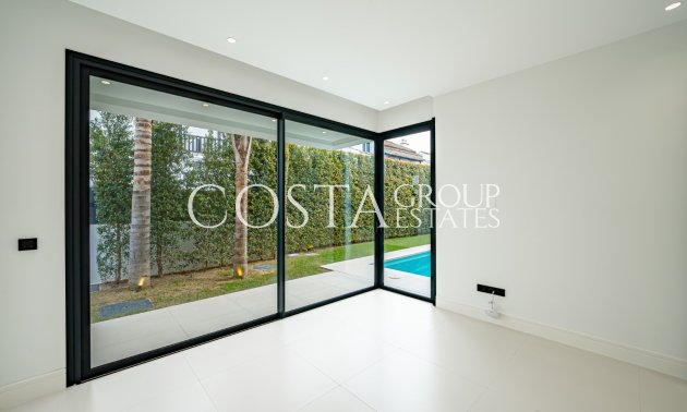 Neue Gebäude - Villa -
Marbella