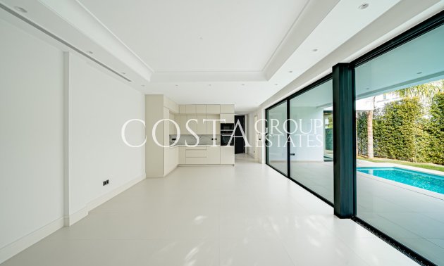 Neue Gebäude - Villa -
Marbella