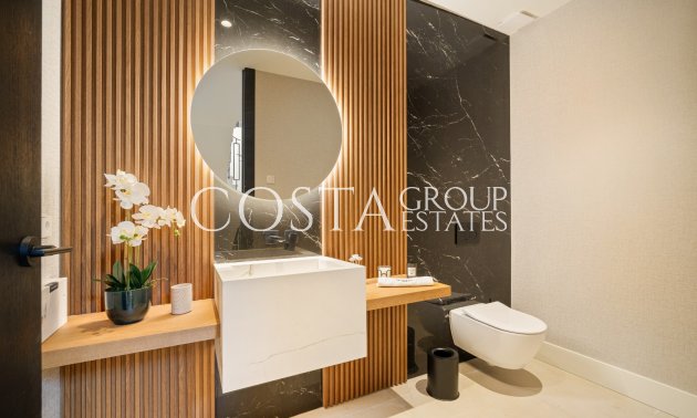 Nowy budynek - Willa -
Marbella