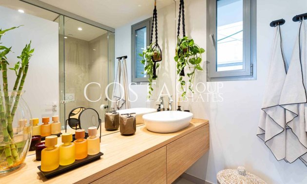 Neue Gebäude - Villa -
La Capellania