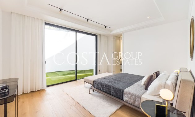 Nowy budynek - Willa -
Marbella