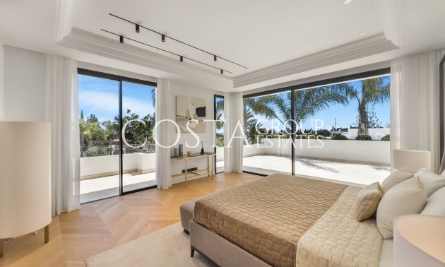 Nowy budynek - Willa -
Marbella