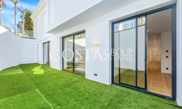 Nowy budynek - Willa -
Marbella