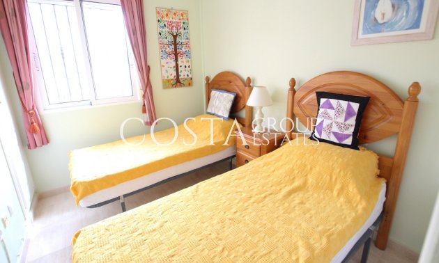 Revente - Maison -
Orihuela - Villamartin