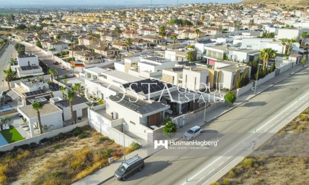 Herverkoop - Villa -
Benijofar