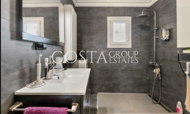 Herverkoop - Huis -
Torrevieja - Torrevieja Centro