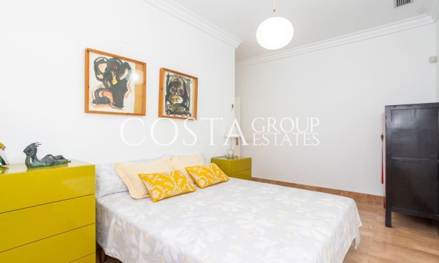 Revente - Villa -
Torrevieja - Torrevieja Centro