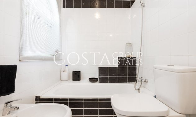 Revente - Villa -
Torrevieja - Torrevieja Centro