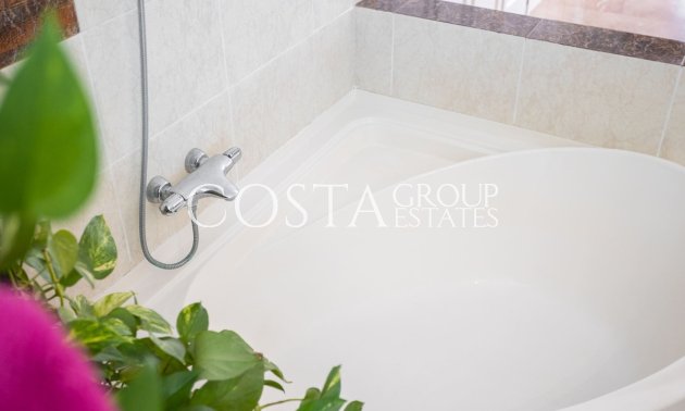 Revente - Villa -
Torrevieja - Torrevieja Centro