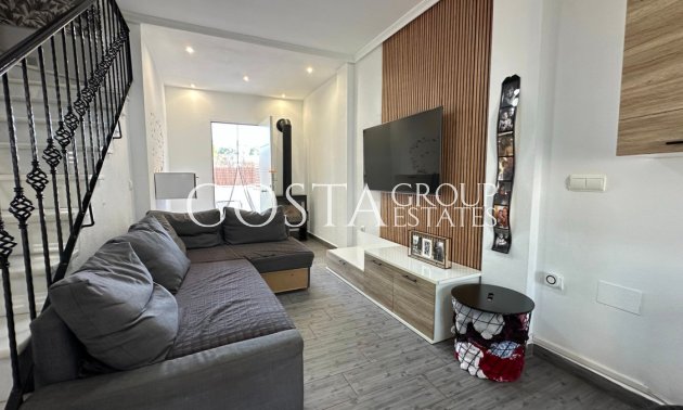 Revente - Maison -
Urbanización El Raso