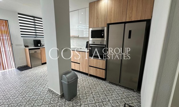 Revente - Maison -
Urbanización El Raso