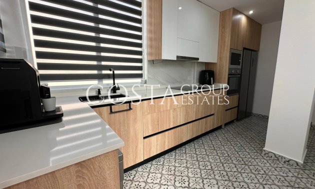 Revente - Maison -
Urbanización El Raso