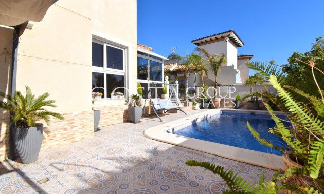 Resale - Villa -
Orihuela - Playa Flamenca