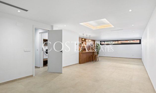 Neue Gebäude - detached -
Polop