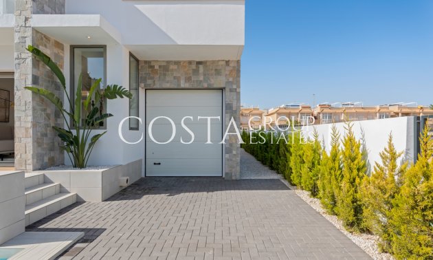 Nowy budynek - Willa -
Los Alcazares - Los Alcázares