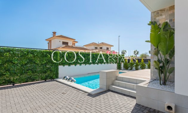 Nowy budynek - Willa -
Los Alcazares - Los Alcázares