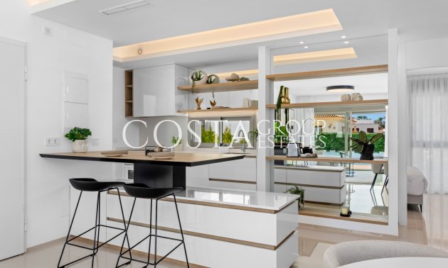 Nowy budynek - Willa -
Los Alcazares - Los Alcázares