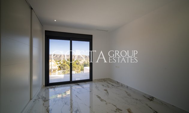 Neue Gebäude - Villa -
Coloma