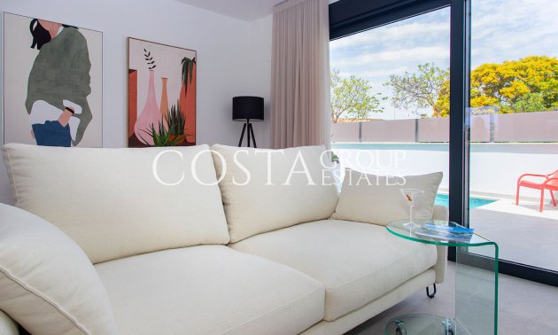 Nowy budynek - terraced -
Sucina