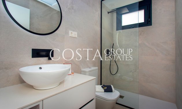 Nowy budynek - terraced -
Sucina