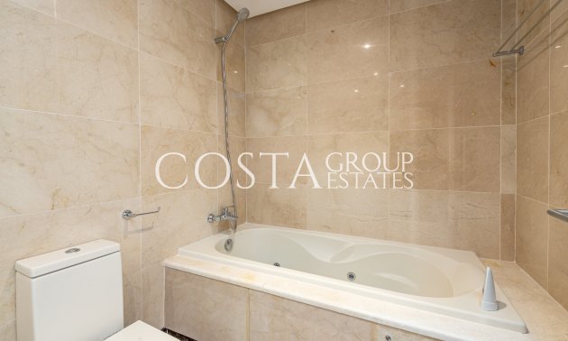 Neue Gebäude - detached -
La Gaspara