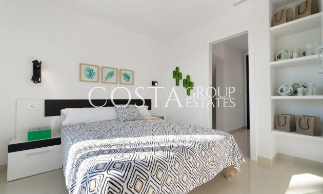 Nowy budynek - Willa -
Los Montesinos - La Herrada