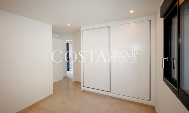 Resale - Villa -
Pinoso - Los Pinos