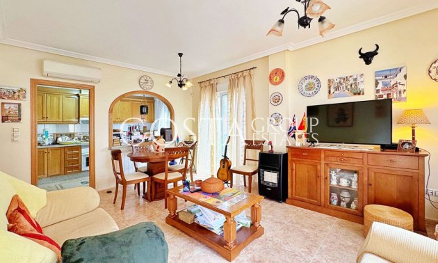 Herverkoop - Huis -
Orihuela - Villamartin