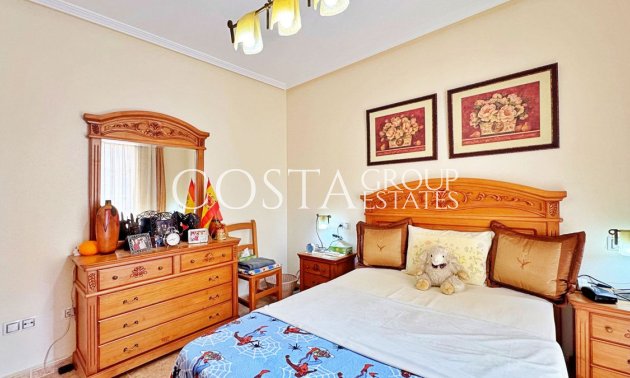 Herverkoop - Huis -
Orihuela - Villamartin