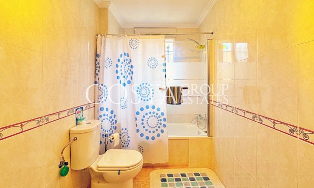 Herverkoop - Huis -
Orihuela - Villamartin