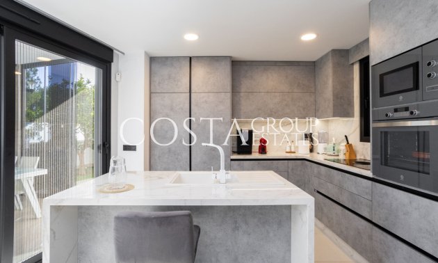 Herverkoop - Villa -
Orihuela - Villamartin