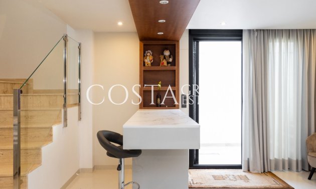 Herverkoop - Villa -
Orihuela - Villamartin