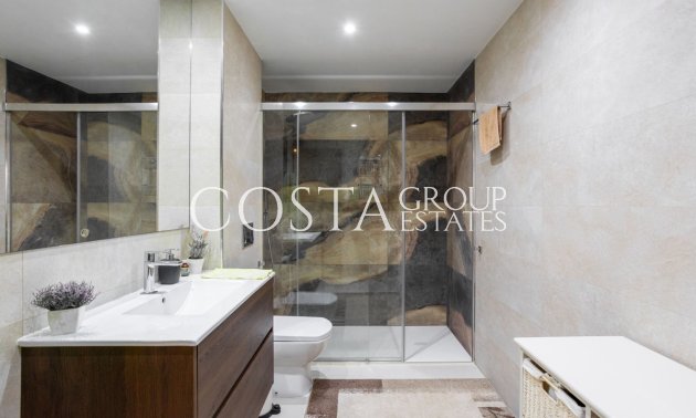 Herverkoop - Villa -
Orihuela - Villamartin