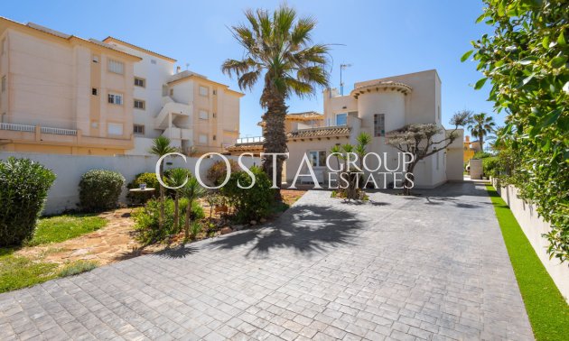 Resale - Villa -
Orihuela - Playa Flamenca