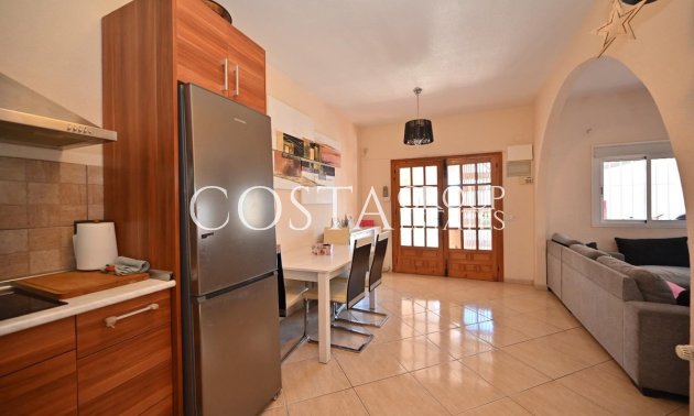 Resale - House -
Orihuela - Los Altos