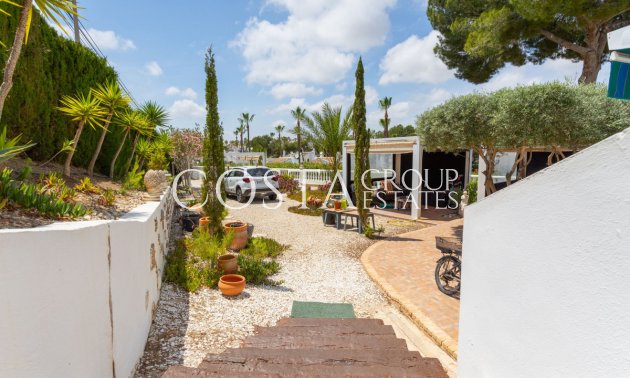 Herverkoop - Villa -
Orihuela - Villamartin