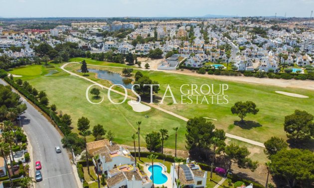 Herverkoop - Villa -
Orihuela - Villamartin