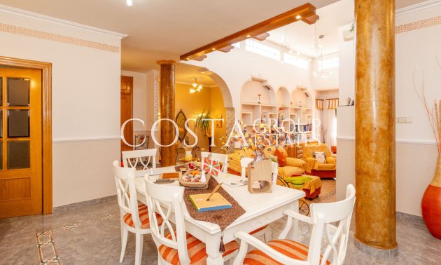 Wiederverkauf - Villa -
La Union - La Union Centro