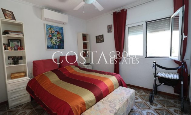 Odsprzedaż - Dom -
Orihuela - Punta Prima