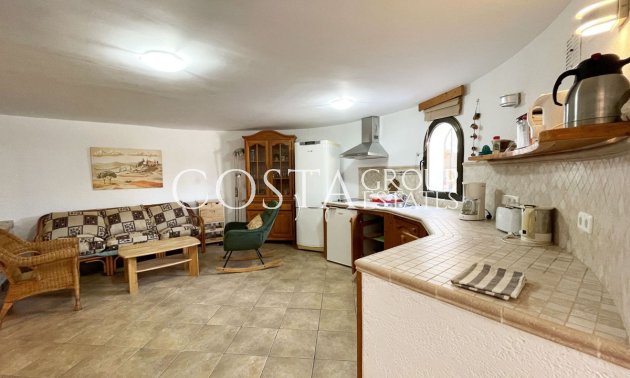 Herverkoop - Villa -
Pinoso - Los Pinos