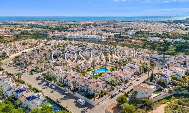 Resale - House -
Orihuela - Los Dolses