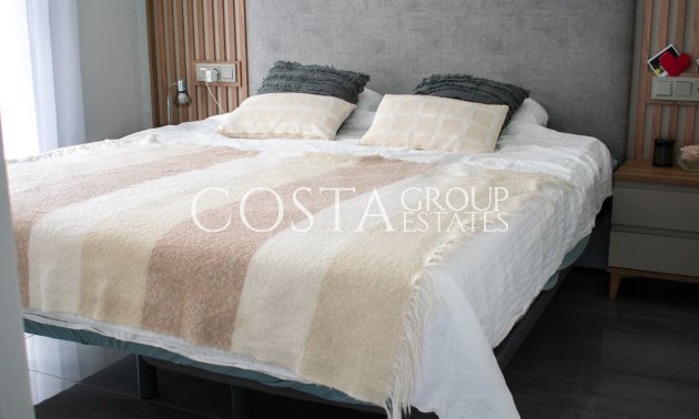 Odsprzedaż - Willa -
Orihuela - Los Altos