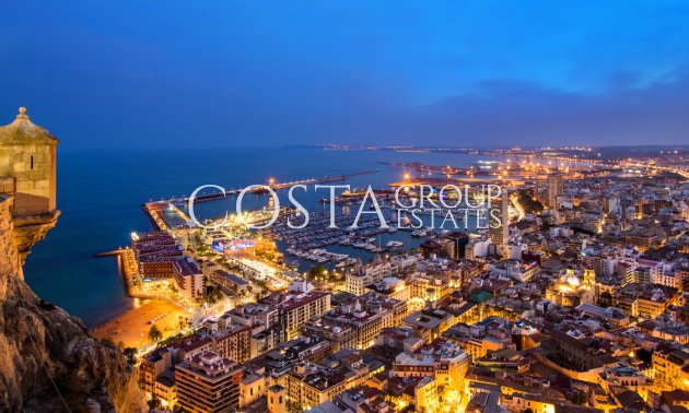 Herverkoop - Apartments -
Alicante - Alicante Centro