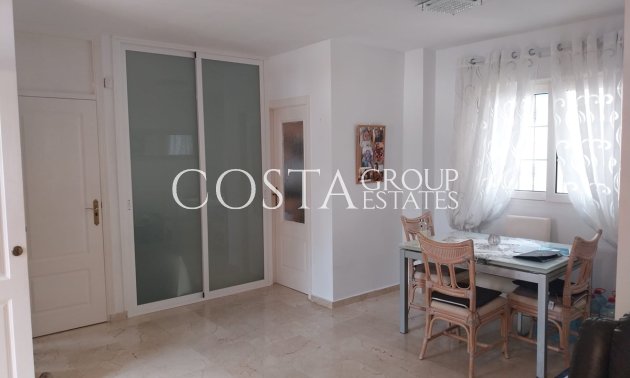 Herverkoop - Villa -
Orihuela - Villamartin