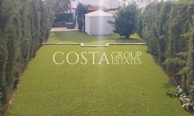 Herverkoop - Villa -
Orihuela - Villamartin