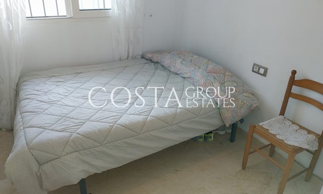 Herverkoop - Villa -
Orihuela - Villamartin